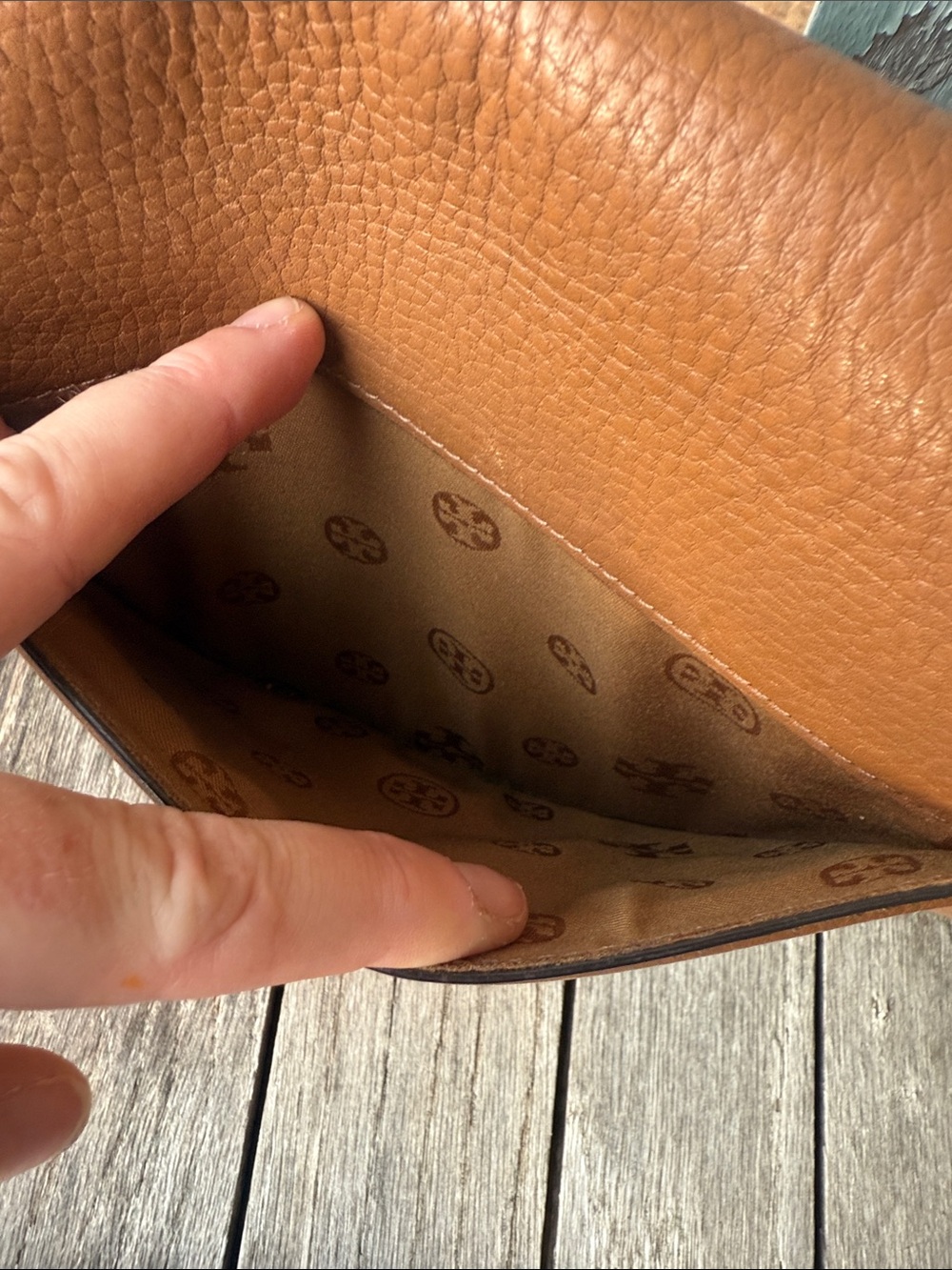 Tory Burch Serif T Leather Cognac Pebble Leather Crossbody Saddle Bag - Picture 10 of 14